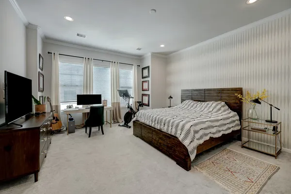 $2,950 | 2231 Chenevert Street, Houston, TX 77003