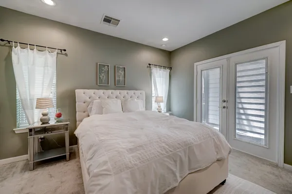 $2,950 | 2231 Chenevert Street, Houston, TX 77003