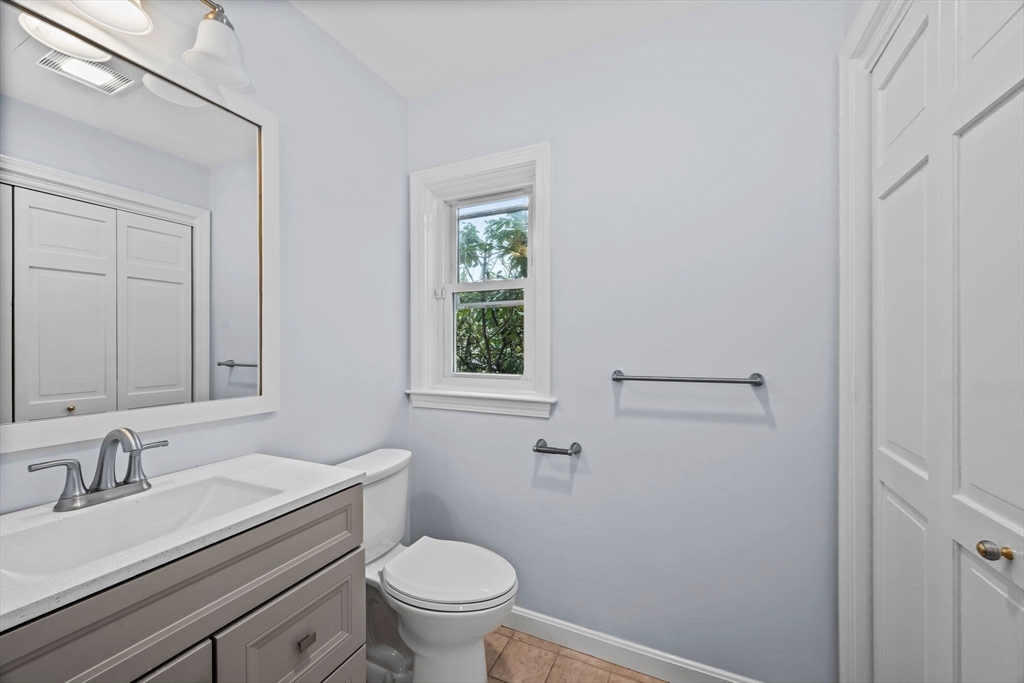 20 Blacksmith Way Saugus, MA 01906 - Photo 17 of 42