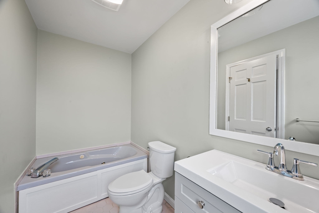 20 Blacksmith Way Saugus, MA 01906 - Photo 22 of 42