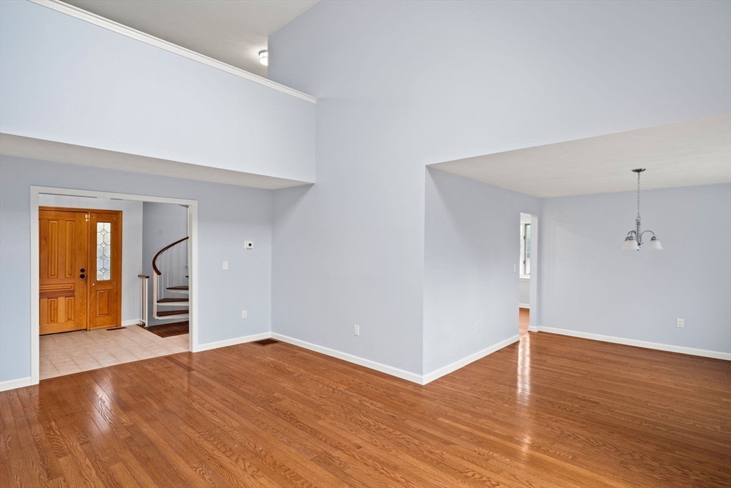 20 Blacksmith Way Saugus, MA 01906 - Photo 5 of 42