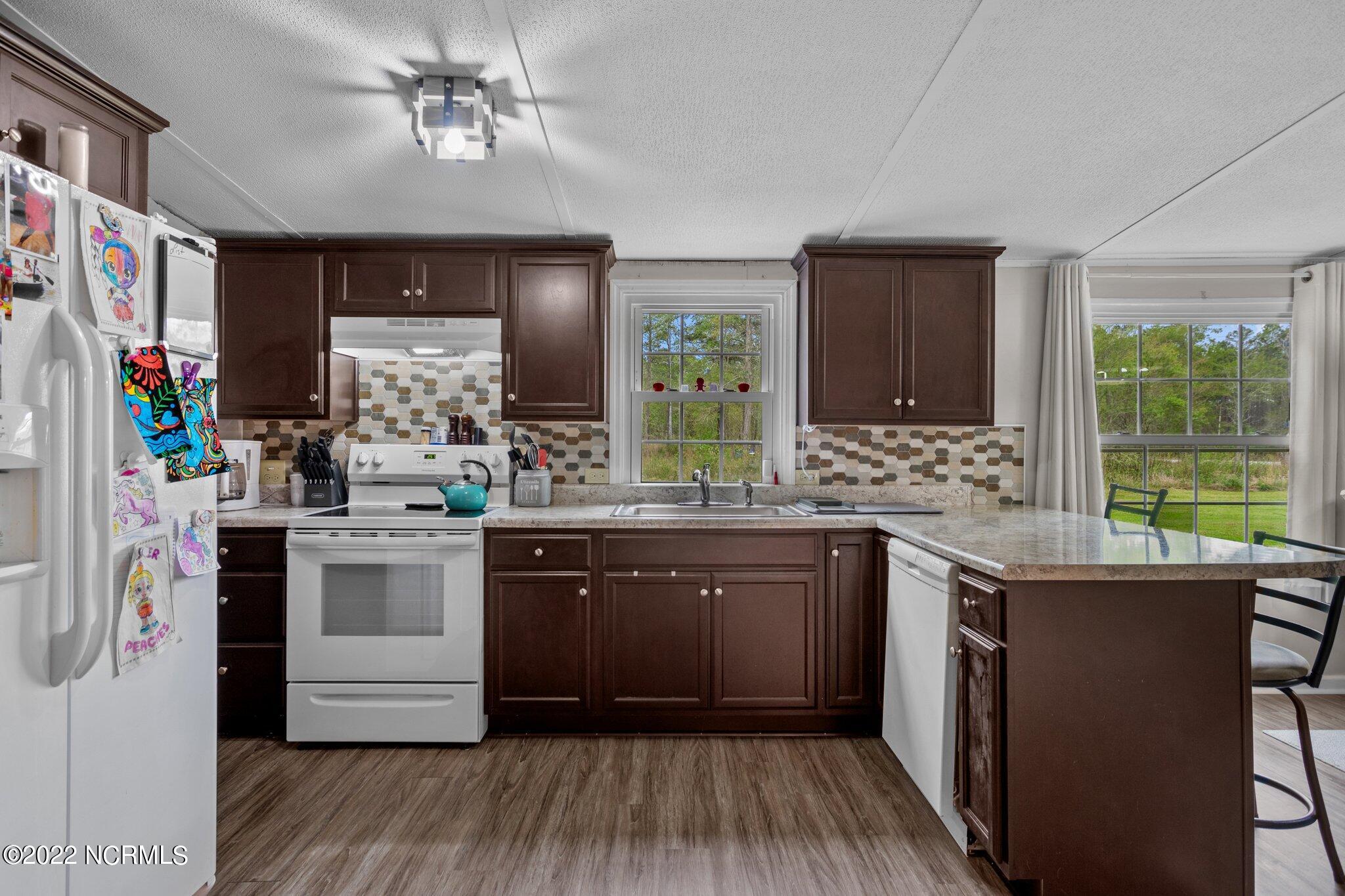233 High Hill Road Jacksonville, NC 28540 - Photo 11 of 50 36-web-or-mls-DSC08980