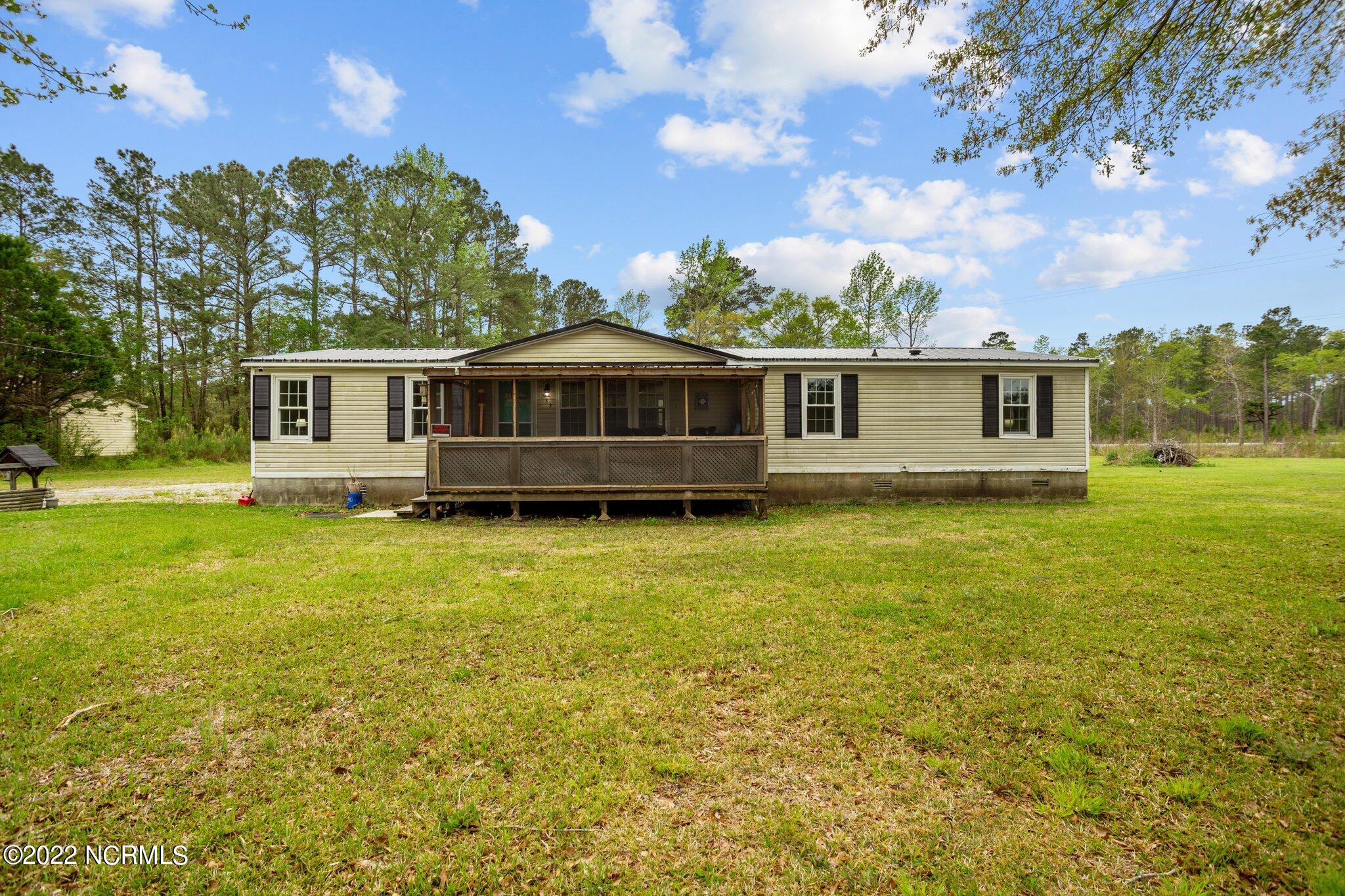233 High Hill Road Jacksonville, NC 28540 - Photo 2 of 50 2-web-or-mls-DSC08897