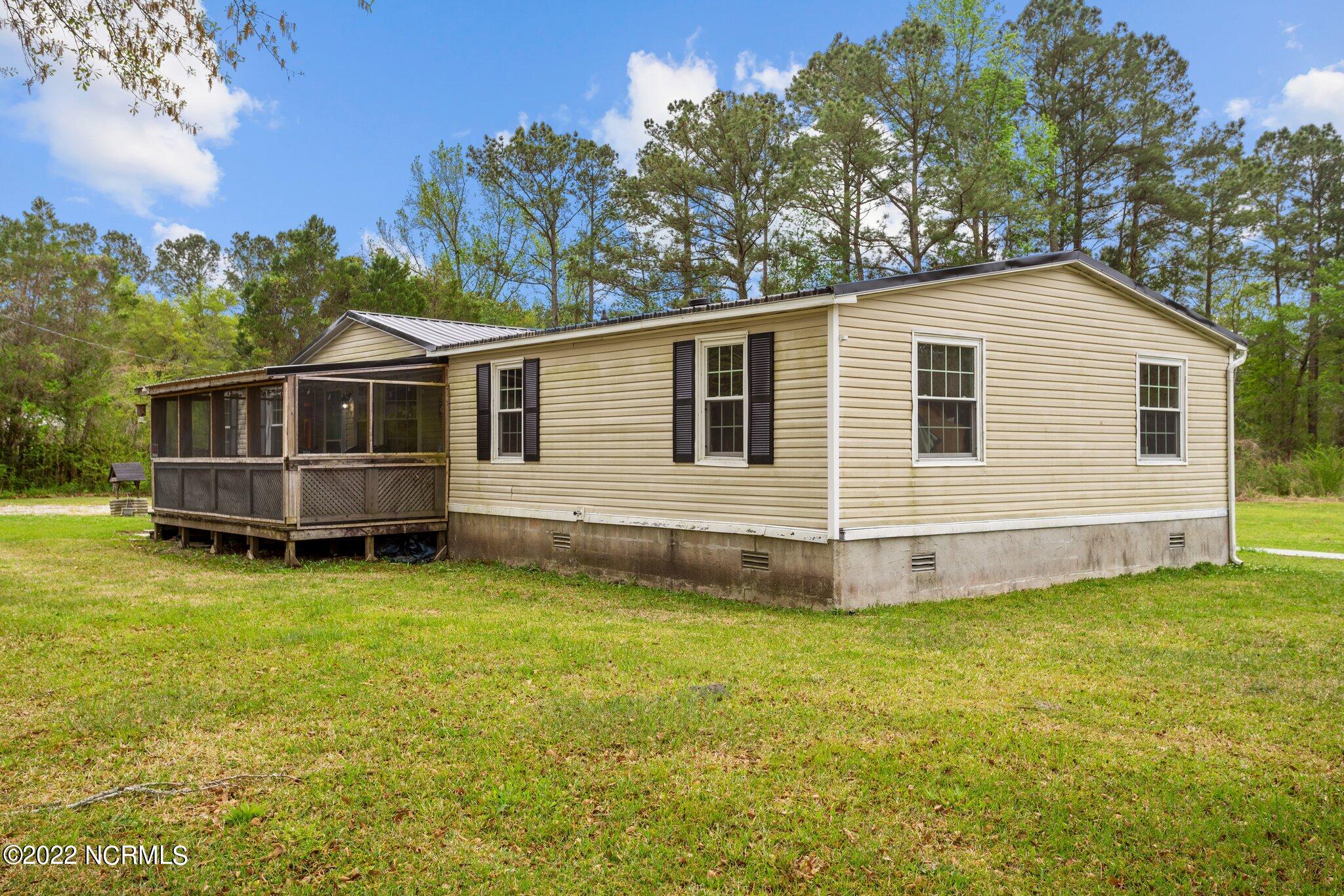233 High Hill Road Jacksonville, NC 28540 - Photo 4 of 50 3-web-or-mls-DSC08898
