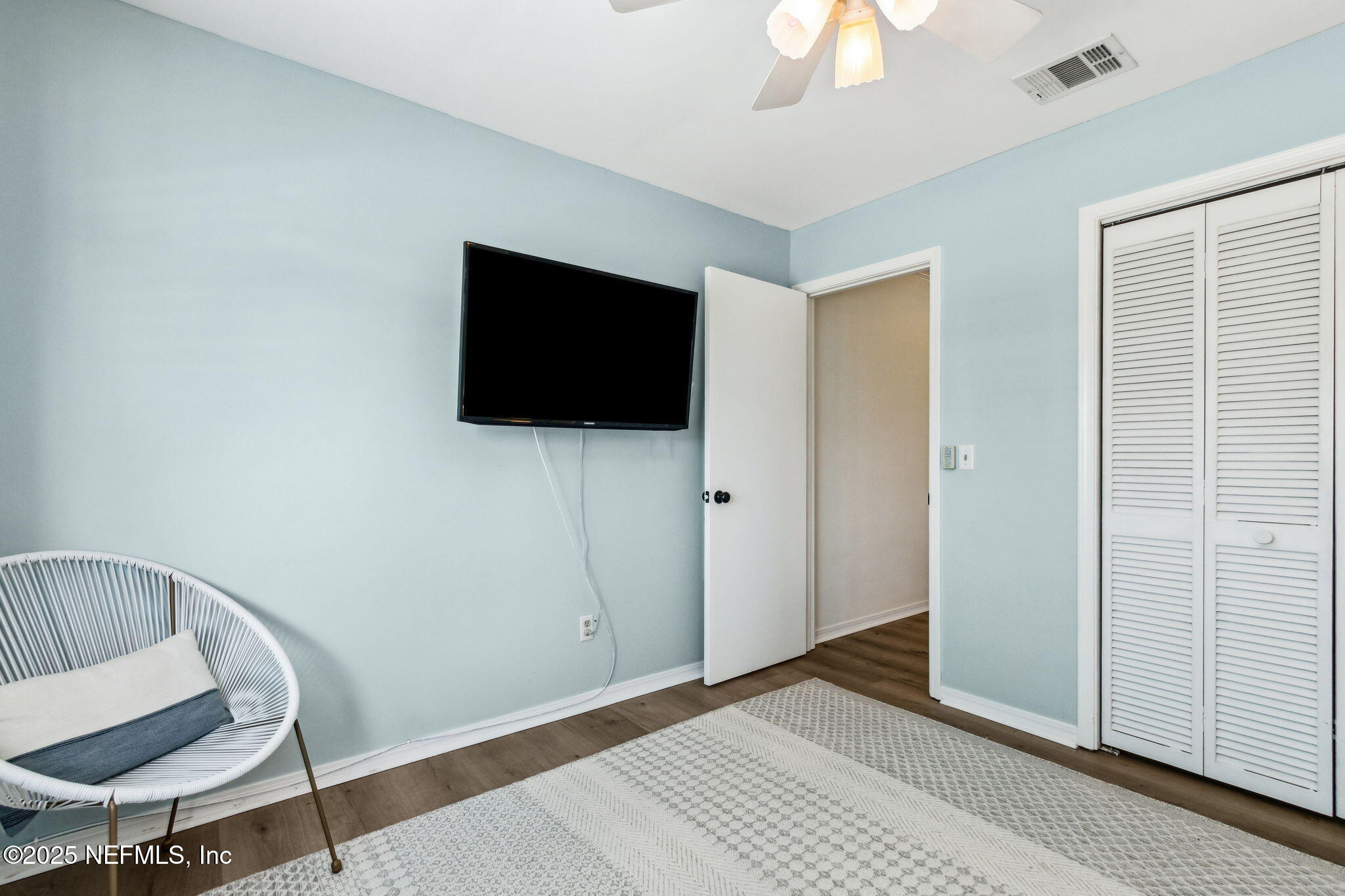 2751 West 5th Street, Unit B Fernandina Beach, FL 32034 - Photo 36 of 61 a view of a livingroom with a workspace