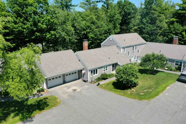 $698,000 | 74 Hilltop Place, New London, NH 03257