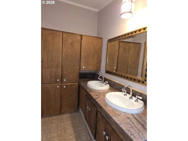 $136,000 | 13115 Southeast Foster Road, Unit 22, Portland, OR 97236