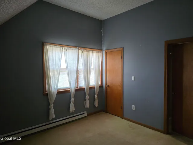 $232,000 | 10 Ridgecrest Way, Whitehall, NY 12887