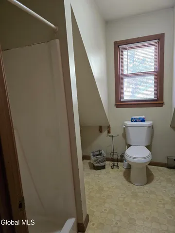 $232,000 | 10 Ridgecrest Way, Whitehall, NY 12887