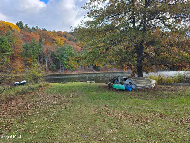 $232,000 | 10 Ridgecrest Way, Whitehall, NY 12887