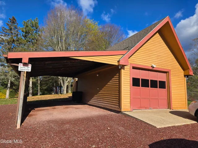 $232,000 | 10 Ridgecrest Way, Whitehall, NY 12887