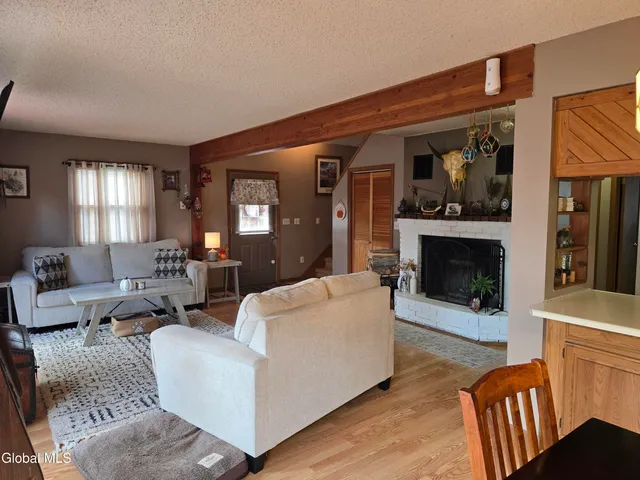 $232,000 | 10 Ridgecrest Way, Whitehall, NY 12887