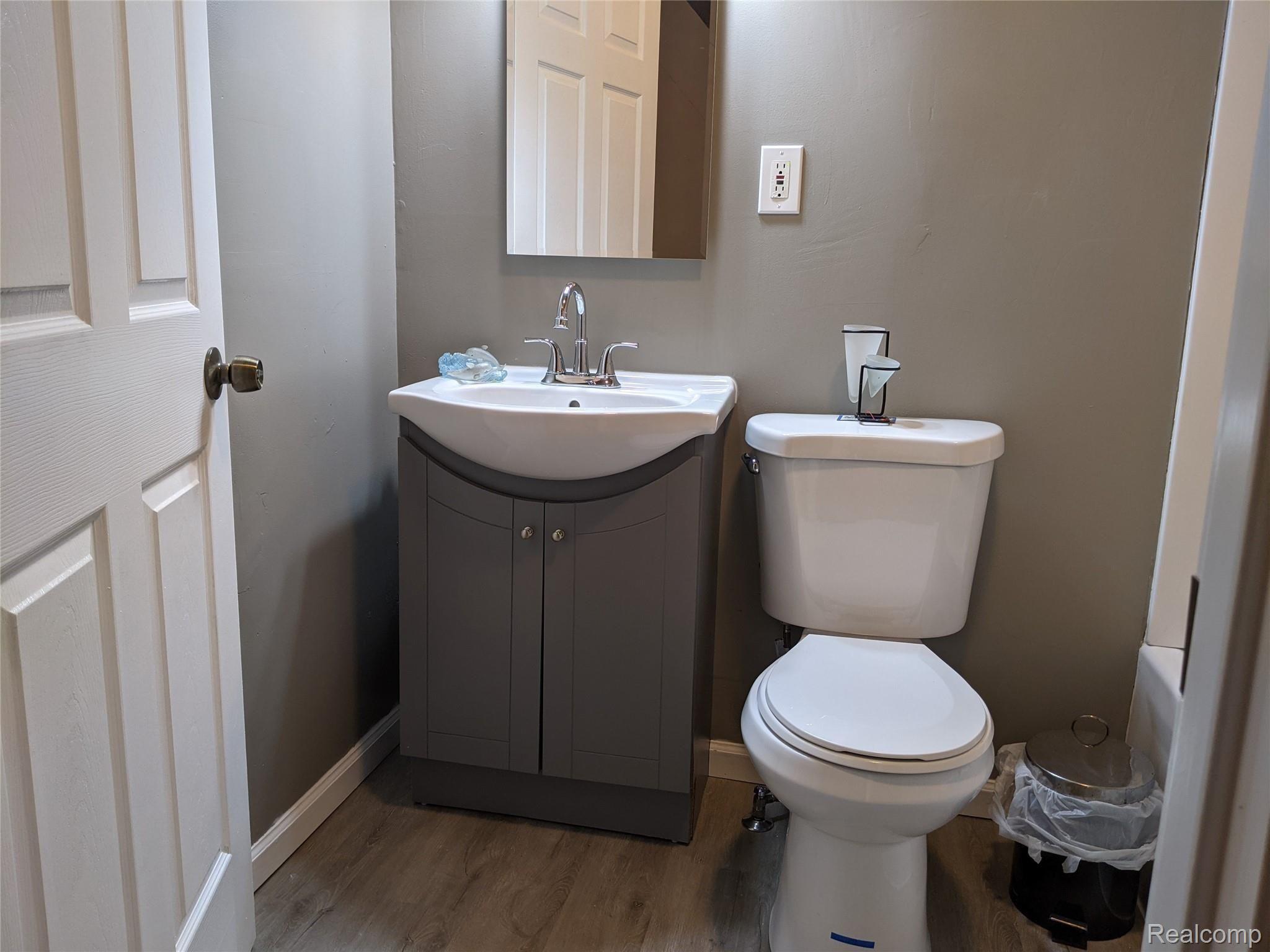 4051 Hunter Road Flint, MI 48504 - Photo 32 of 37 PXL_20210119_223516596.jpg