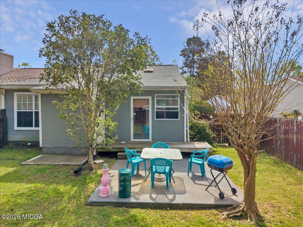 122 Wesleyan Way Macon, GA 31210 - Photo 18 of 20 a view of a house with backyard porch and sitting area