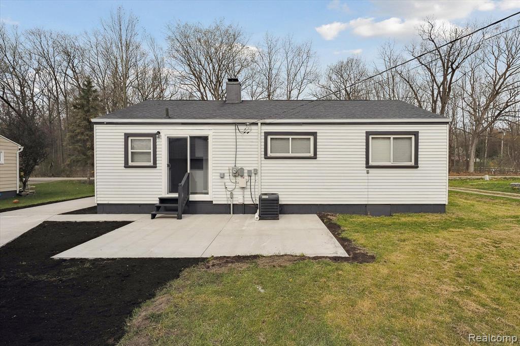 22035 Bohn Road Belleville, MI 48111 - Photo 22 of 26