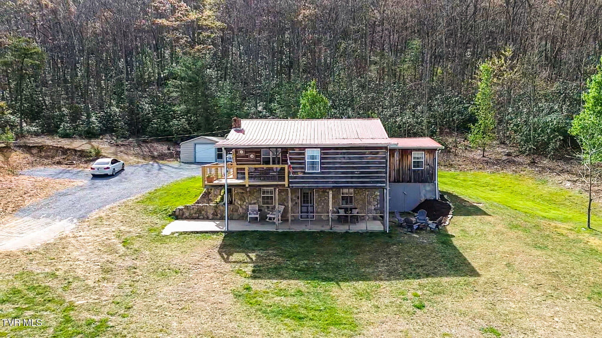 975 Round Knob Road Greeneville, TN 37743 - Photo 3 of 51 3-web-or-mls-2025-04-04-11-20-14-980