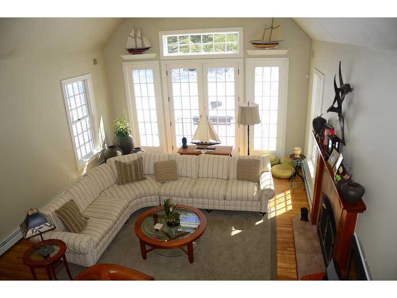 93 Oak Ridge Road Kennebunkport, ME 04046 - Photo 11 of 33 Living Room.