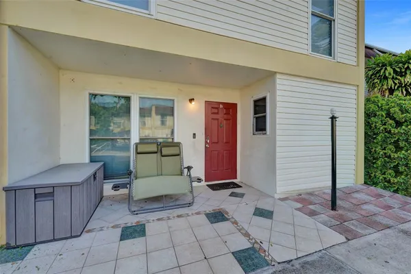 $430,000 | 3301 Raleigh Street, Unit 4B, Hollywood, FL 33021