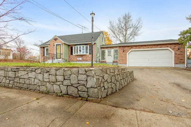 $545,000 | 25 Lakeview Street, Blackstone, MA 01504