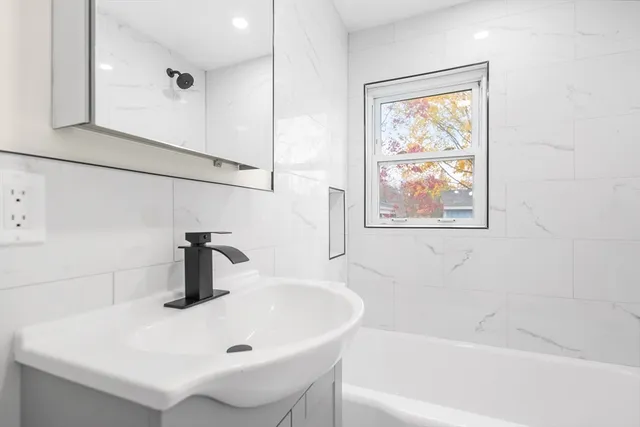 $545,000 | 25 Lakeview Street, Blackstone, MA 01504