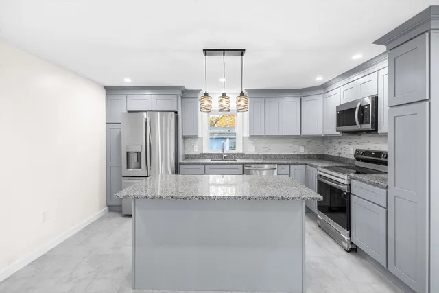 $545,000 | 25 Lakeview Street, Blackstone, MA 01504