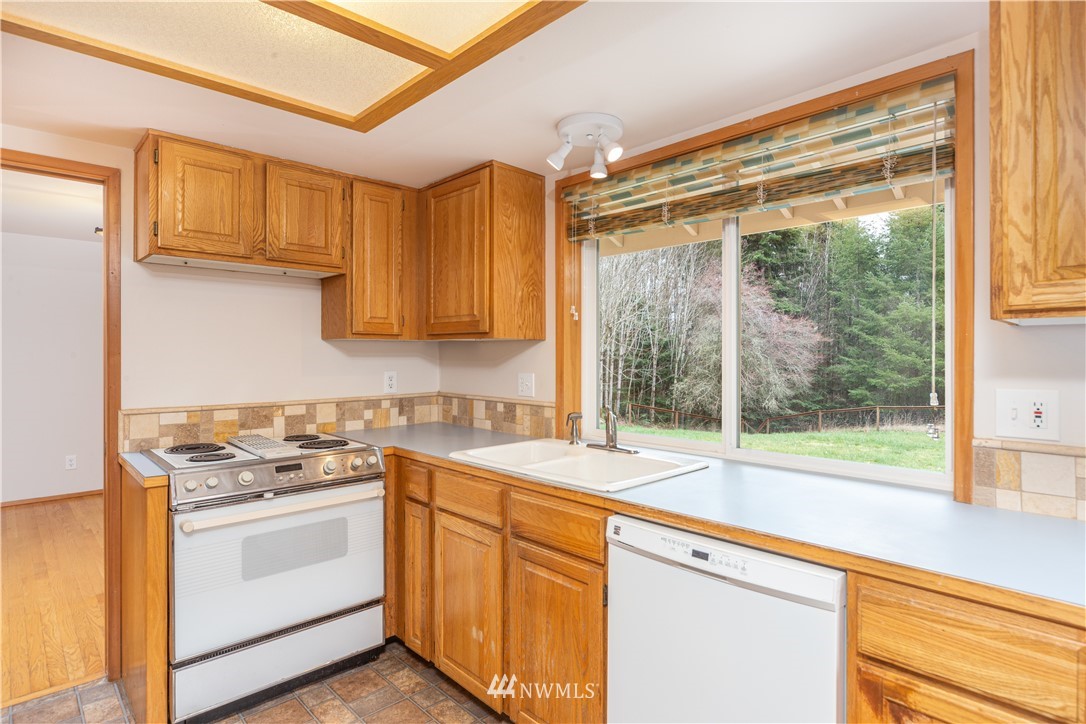 94 Blue Mountain Road Chimacum, WA 98325 - Photo 8 of 38 Gallery Image 8