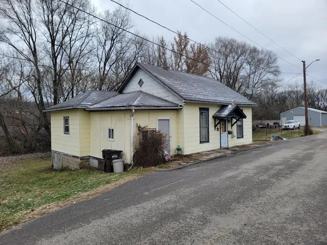 $114,000 | 178 4th Street, Aurora, IN 47001