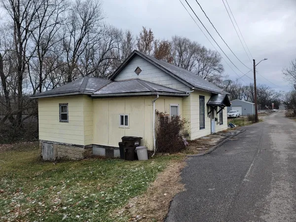 $104,900 | 178 4th Street, Aurora, IN 47001