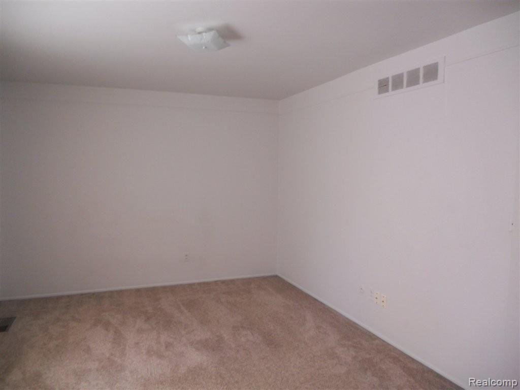 29260 Hoover Road, Unit 260 Warren, MI 48093 - Photo 7 of 14 Large Master Bedroom