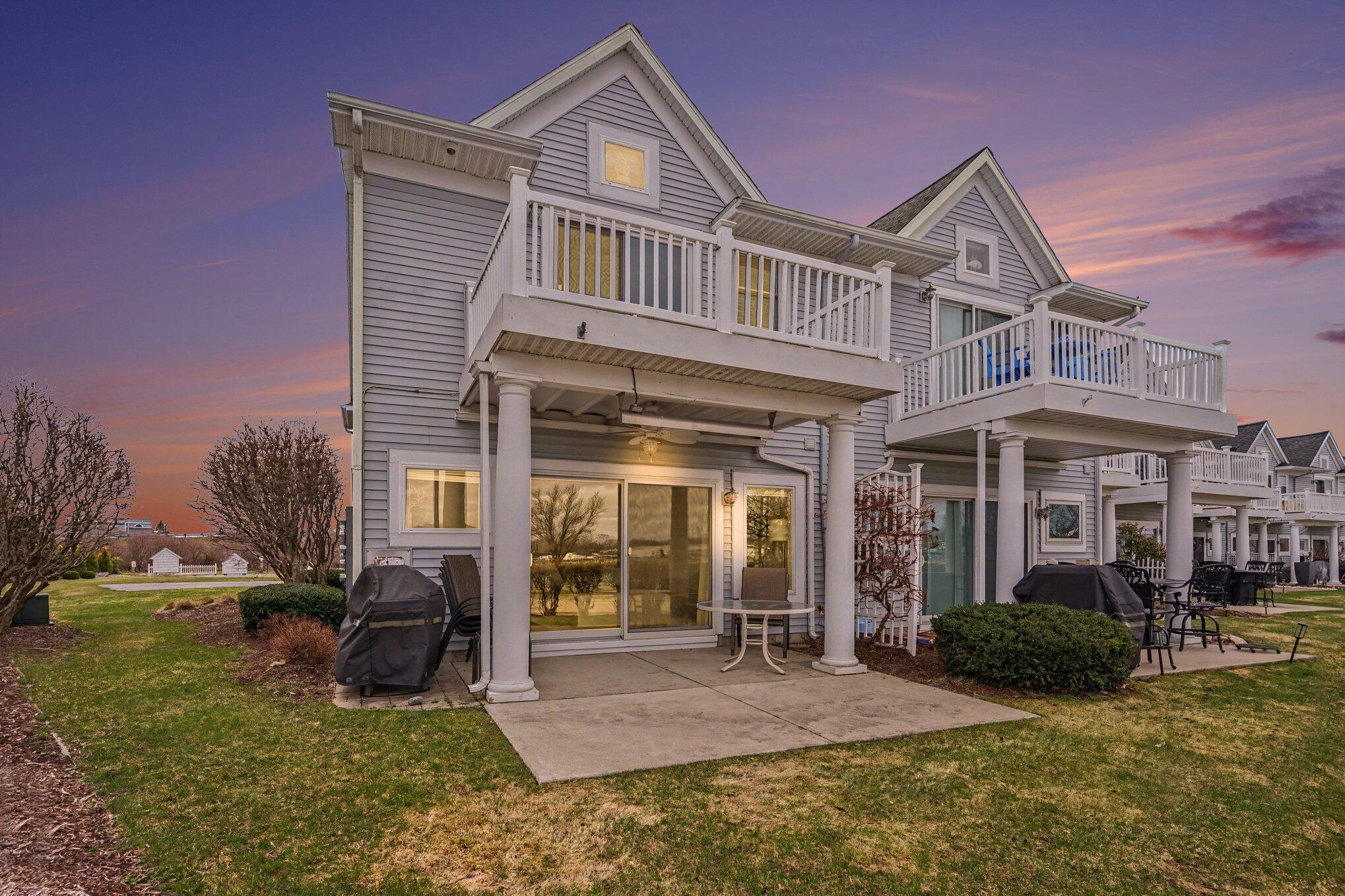 923 West Savidge Street Spring Lake, MI 49456 - Photo 1 of 28 001_file_1233