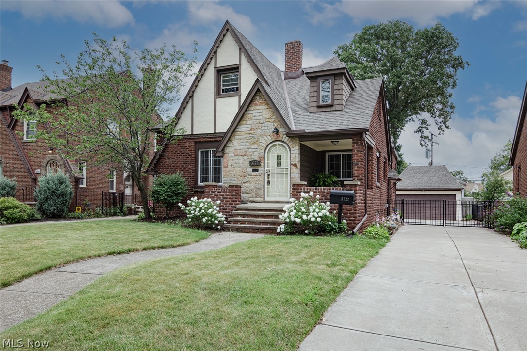 3727 Warren Road Cleveland, OH 44111 - Photo 2 of 31 Gallery Image 2