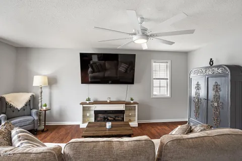 $325,000 | 313 Pittsboro Street, Fuquay-Varina, NC 27526