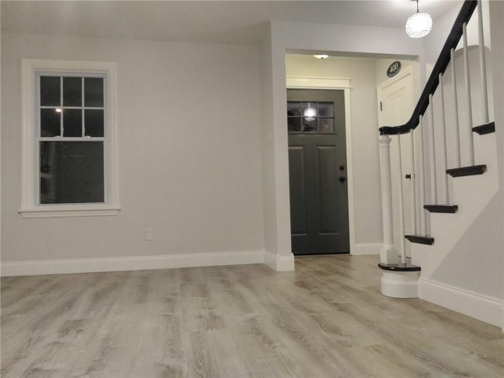 400 Jefferson Road Pittsburgh, PA 15235 - Photo 2 of 17 Living Room