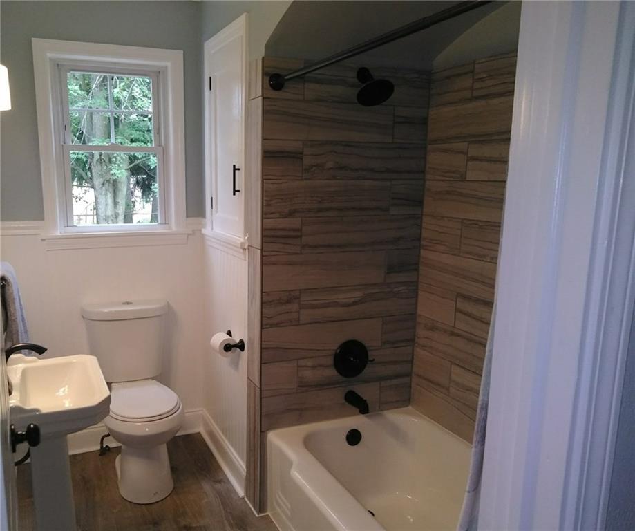 400 Jefferson Road Pittsburgh, PA 15235 - Photo 13 of 17 Main Full Bath