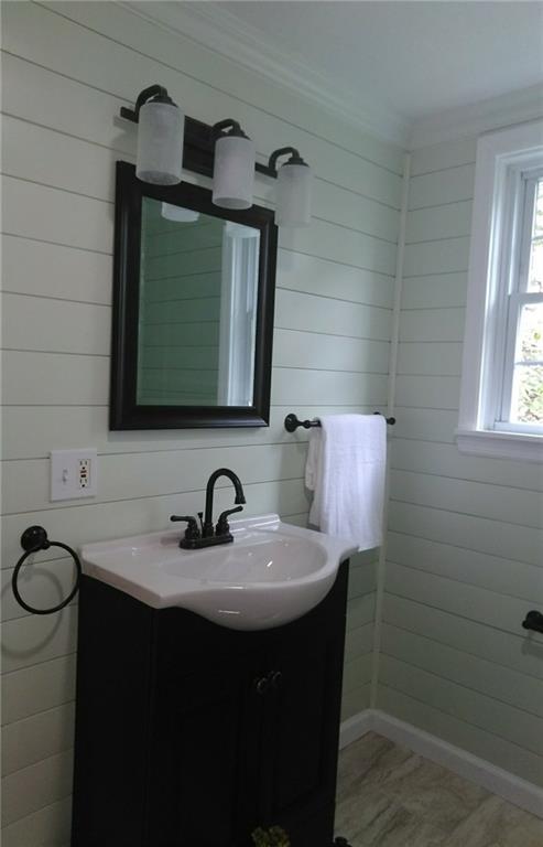 400 Jefferson Road Pittsburgh, PA 15235 - Photo 17 of 17 Upper Full Bath