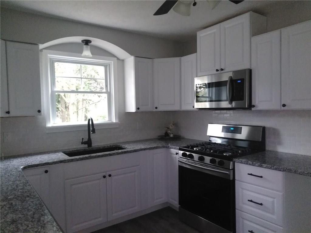400 Jefferson Road Pittsburgh, PA 15235 - Photo 8 of 17 Kitchen