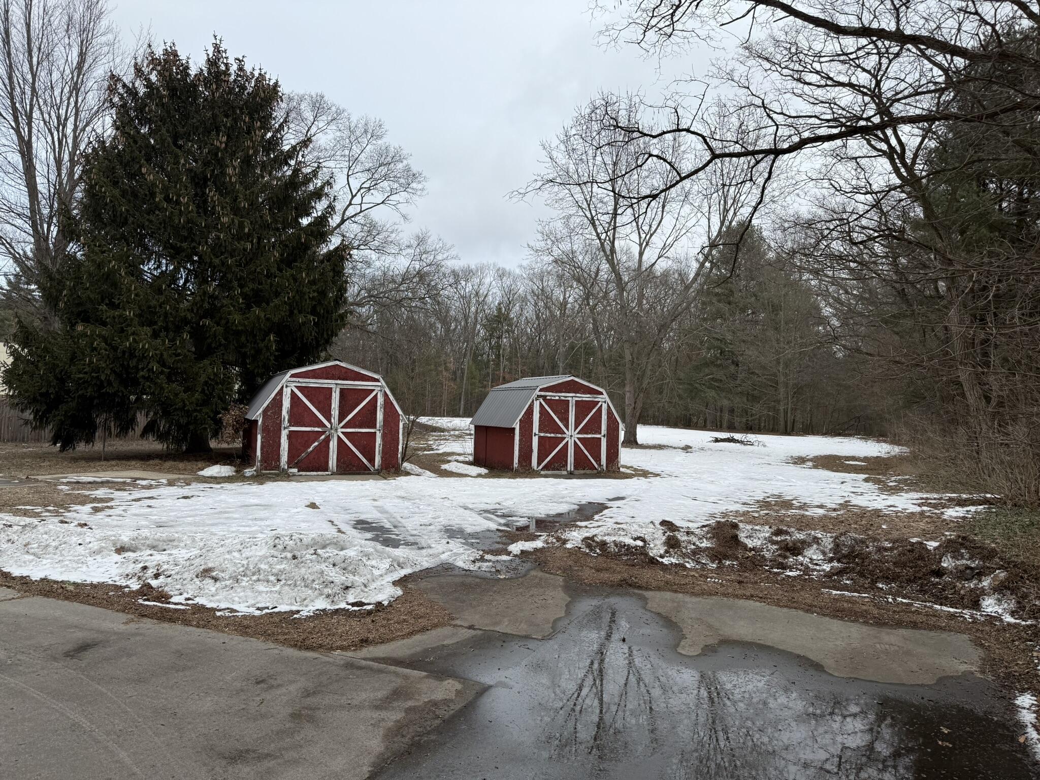 2018 Whitehall Road Muskegon, MI 49445 - Photo 5 of 16 IMG_7763