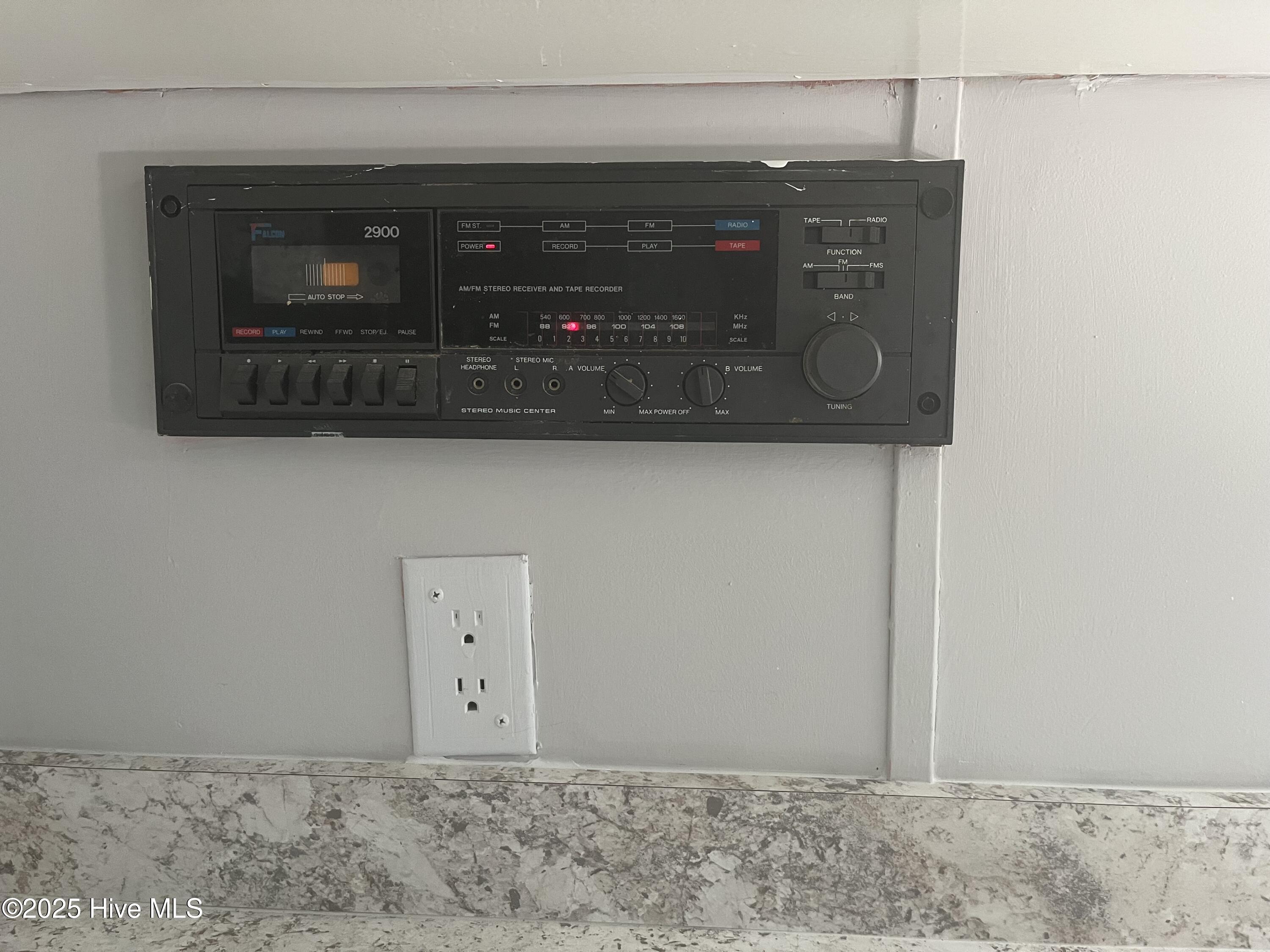 202 Susans Drive Hampstead, NC 28443 - Photo 8 of 18 Built-in Stereo System