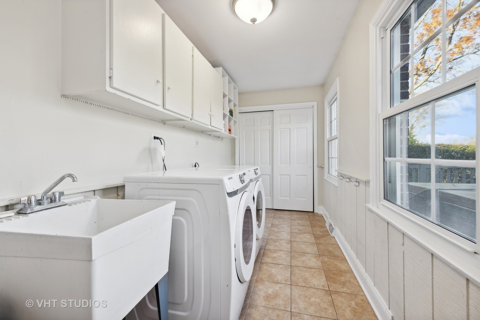 255 Cold Spring Road Barrington, IL 60010 - Photo 21 of 47 a utility room with sink dryer and washer