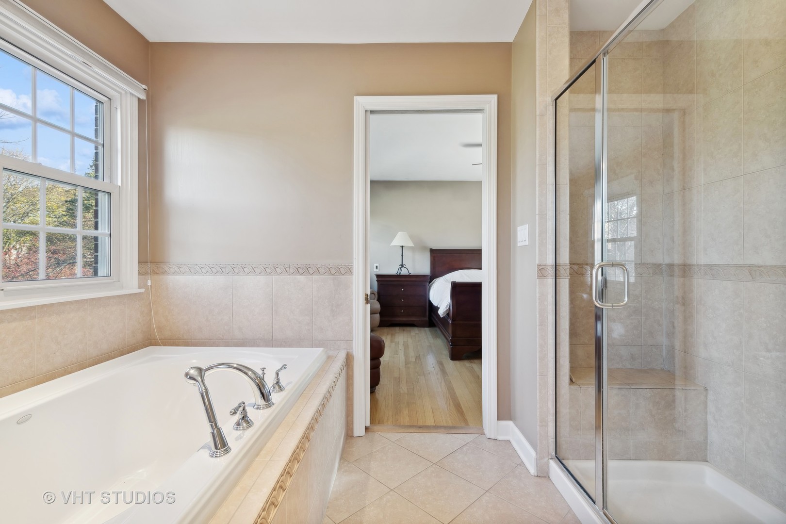 255 Cold Spring Road Barrington, IL 60010 - Photo 24 of 47 a bathroom with a tub and a shower
