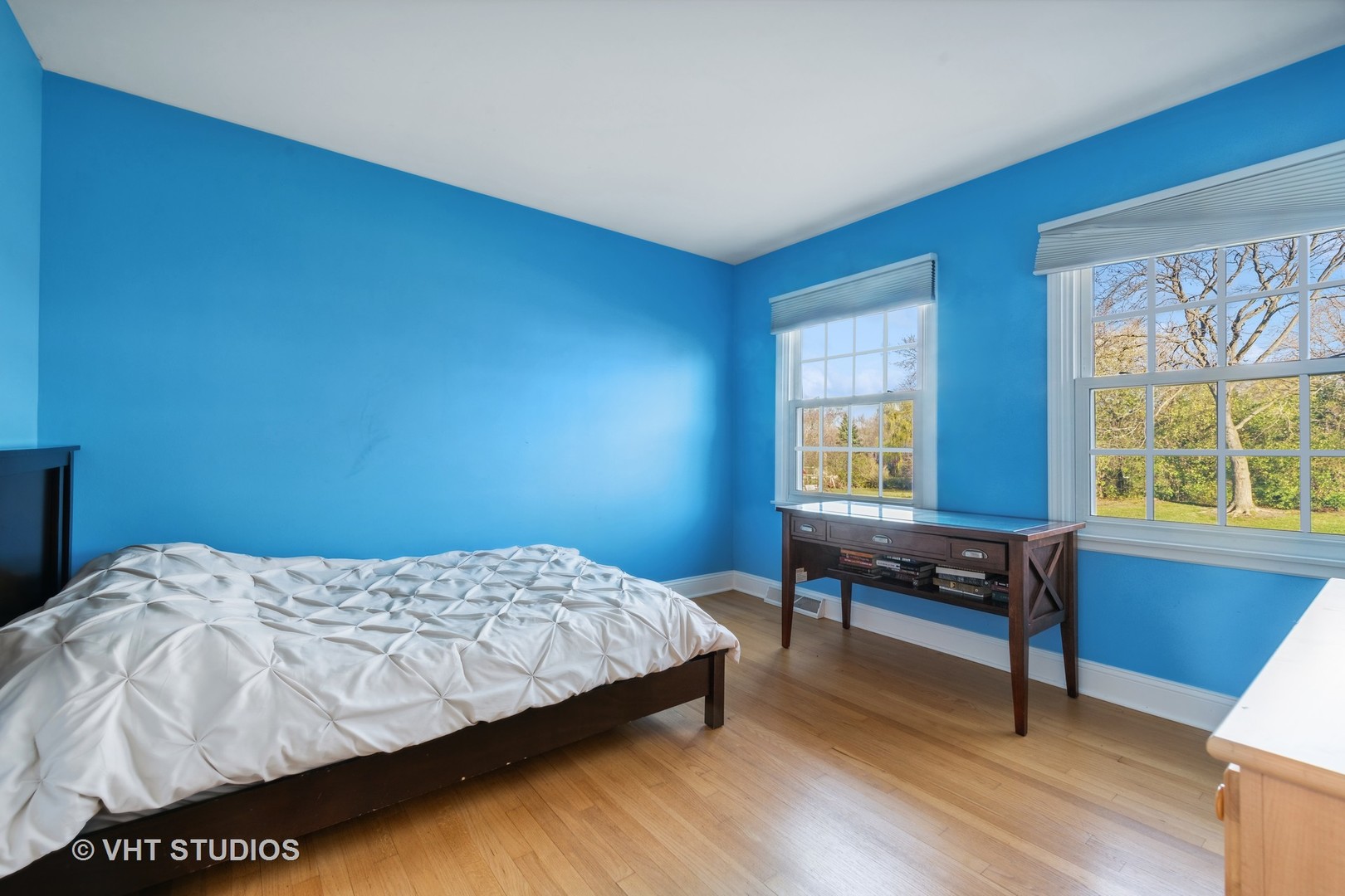 255 Cold Spring Road Barrington, IL 60010 - Photo 28 of 47 a bedroom with a bed and windows