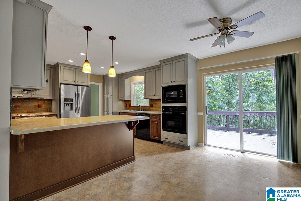2585 Chandalar Lane Pelham, AL 35124 - Photo 7 of 38