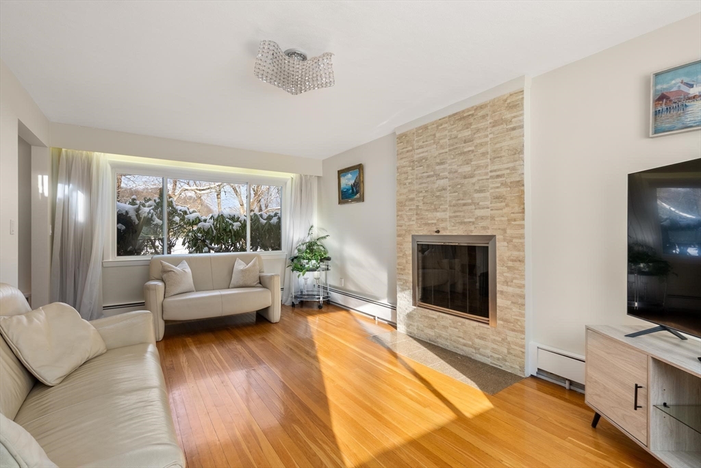 79 Wheeler Road Newton, MA 02459 - Photo 3 of 28