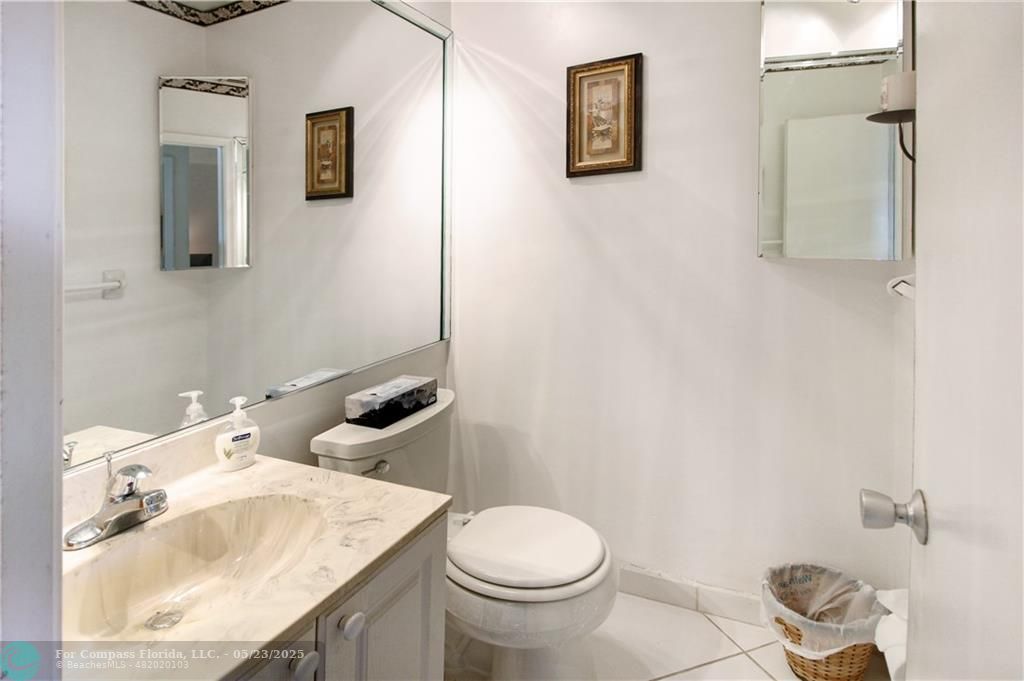 2100 Northeast 38th Street, Unit 222 Lighthouse Point, FL 33064 - Photo 15 of 21