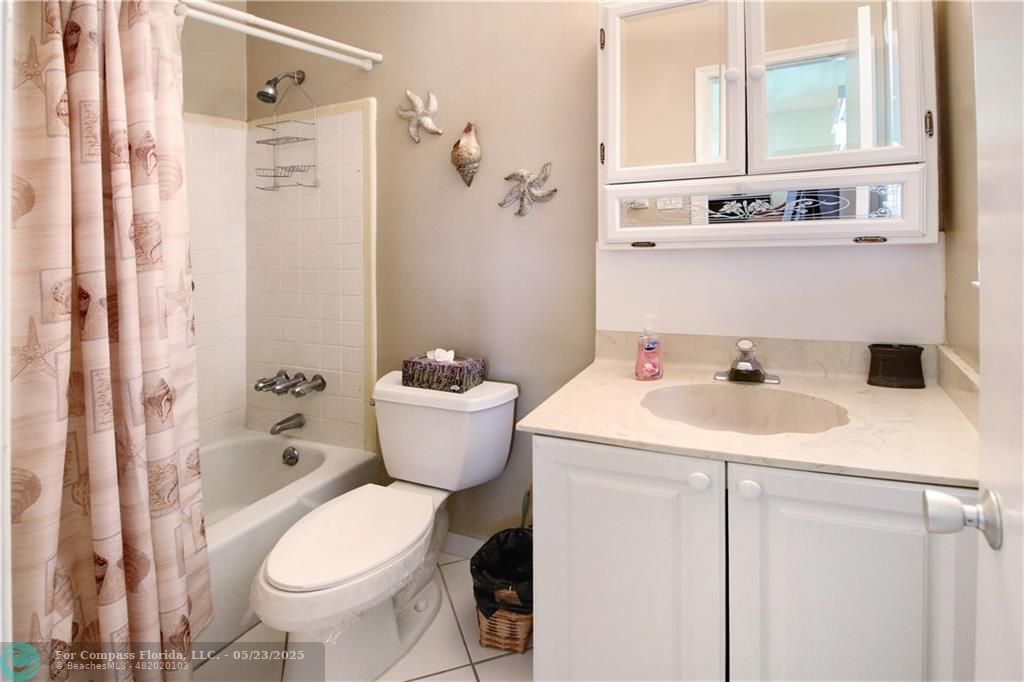 2100 Northeast 38th Street, Unit 222 Lighthouse Point, FL 33064 - Photo 19 of 21