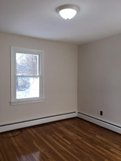 41 Roxbury Street Thomaston, ME 04861 - Photo 9 of 24 1st Floor Bedroom