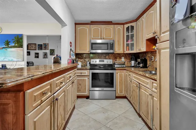 $895,000 | 2821 Southwest 65th Avenue, Miami, FL 33155