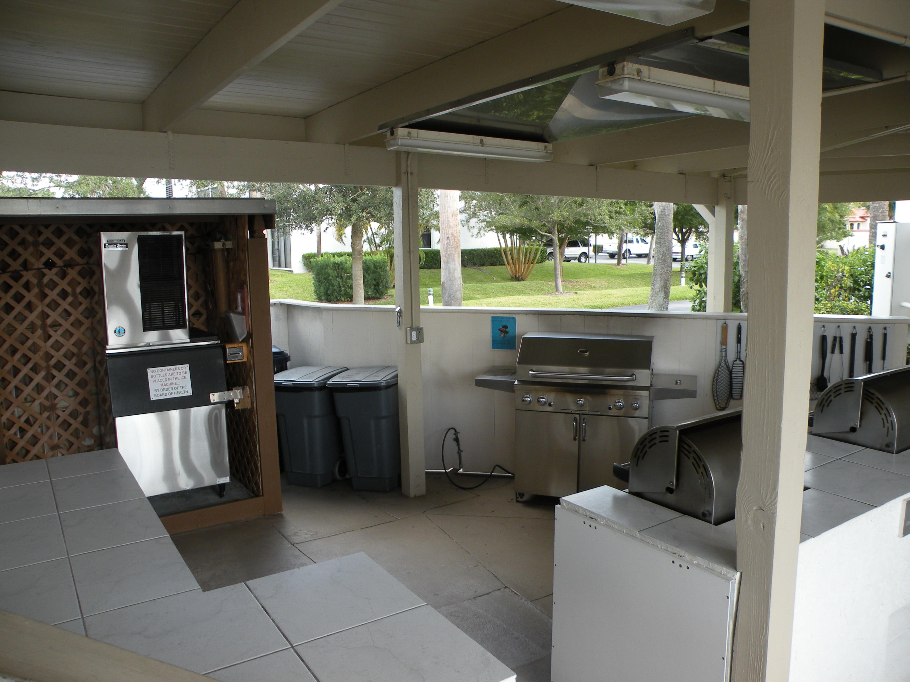 1950 Southwest Palm City Road, Unit 6308 Stuart, FL 34994 - Photo 16 of 18 COMMUNITY GRILLS & ICE