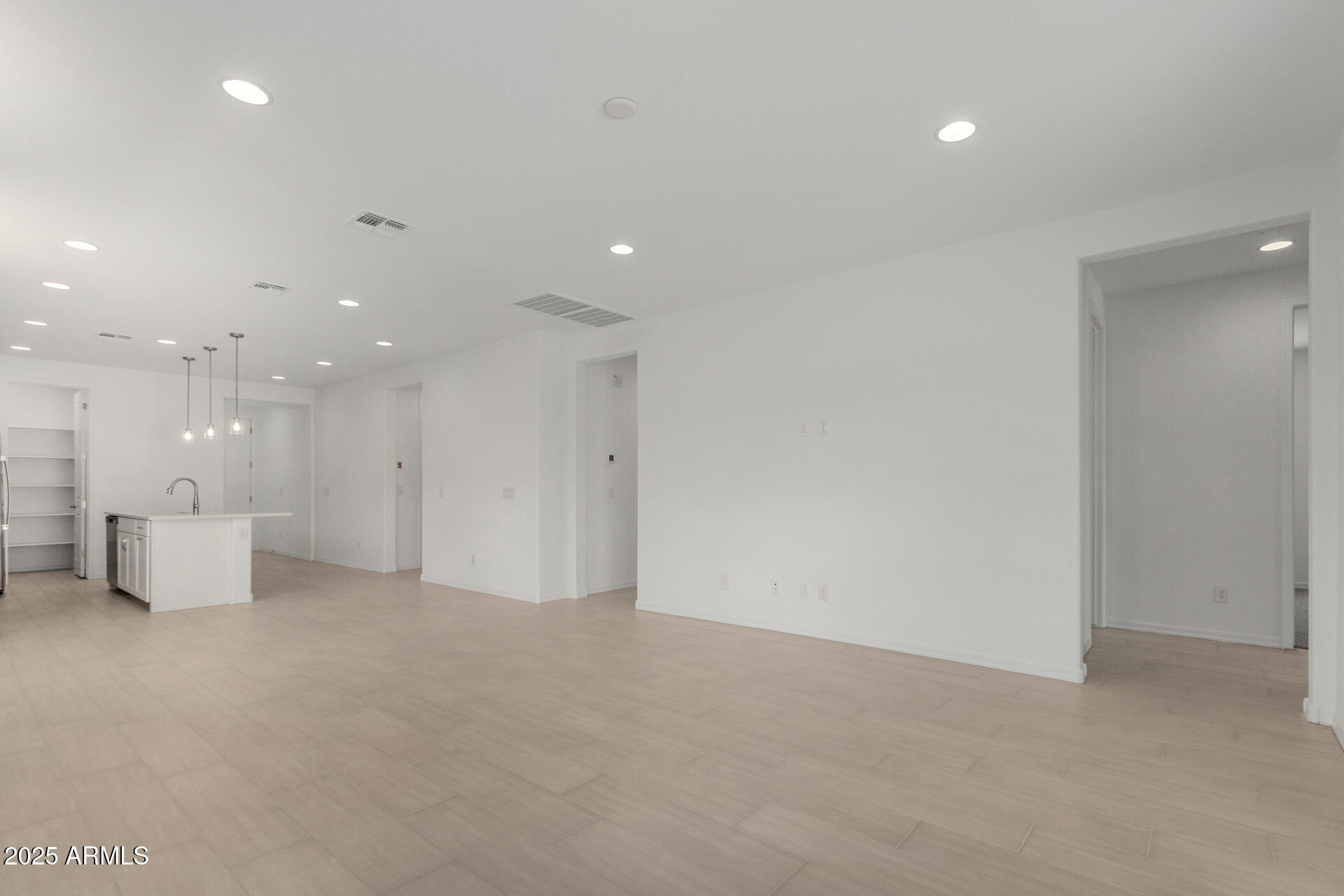 18474 East Dario Road Gold Canyon, AZ 85118 - Photo 8 of 36 a view of an empty room