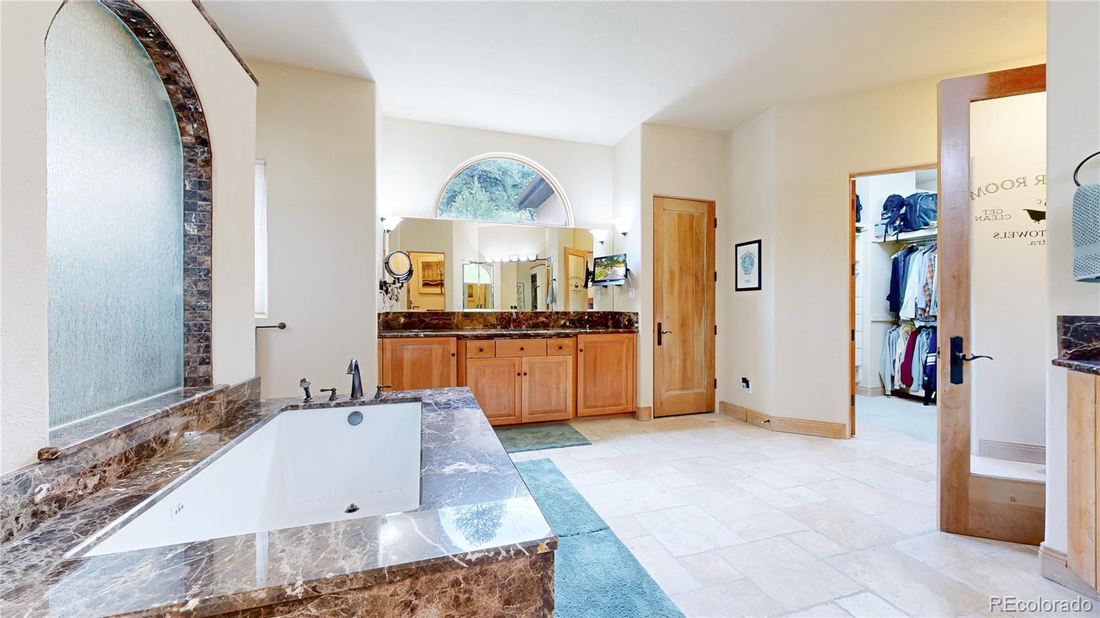 974 Spring Ranch Drive Golden, CO 80401 - Photo 20 of 50 a view of a living room